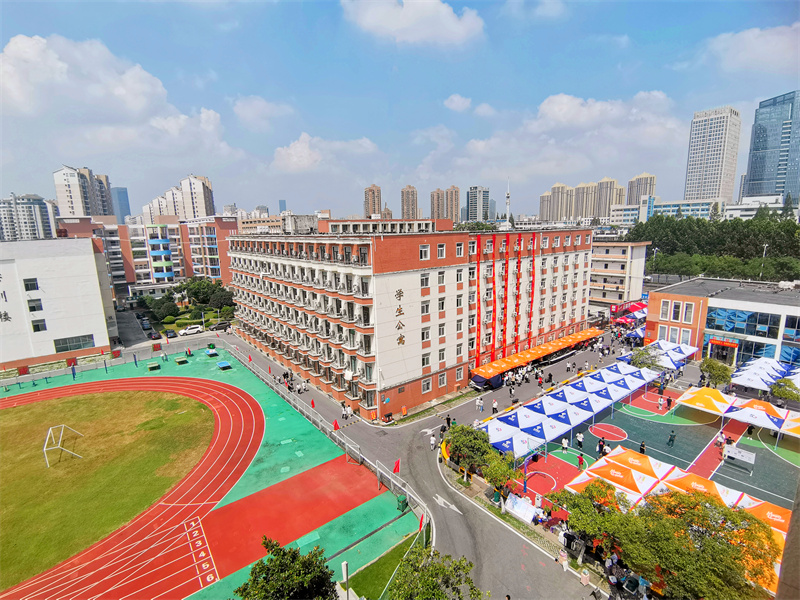 新生報(bào)到現(xiàn)場 (8).jpg 新生報(bào)到現(xiàn)場 (8).jpg